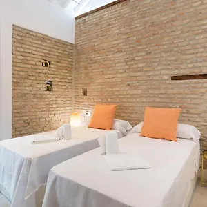 te1b-el-teatro-brick-wall-suite-prime-location.es-andalucia.com/